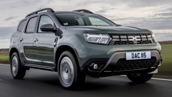 Комбинацията от Dacia Duster и двугоривния двигател Eco - G, бензин и LPG, ще продължи с въвеждането на третото поколение на пазара тази година. Второто поколение на румънския SUV е оборудвано с  1.0 трицилиндров турбо двигател, съчетан с шестстепенна механична скоростна кутия, със 100 к.с. и 170 Nm въртящ момент при работа на газ, докато при работа на бензин е в състояние да осигури 90 к.с. и 160 Нм. 
Разходът, деклариран от компанията, е равен на 7,8 л / 100 км на пропан-бутан и 6,4 л / 100 км на бензин. Румънецът е дълъг 4341 мм, широк 1804 мм, висок 1693 мм и междуосие от 2673 мм.
Ценоразписът започва от 35 720 лева за оборудването Essential и скача до 40 120 при Extreme. 
Новото трето поколение на Duster също запазва версията с фабрична газова уредба, стартовата цена за нея ще е около 36 700 лева. 